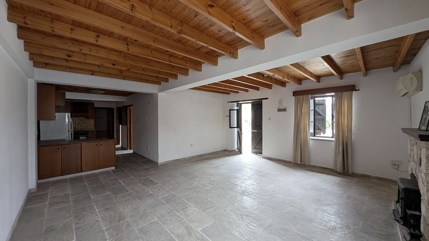 4 Bedroom House -NEO CHORIO, PAPHOS image 9