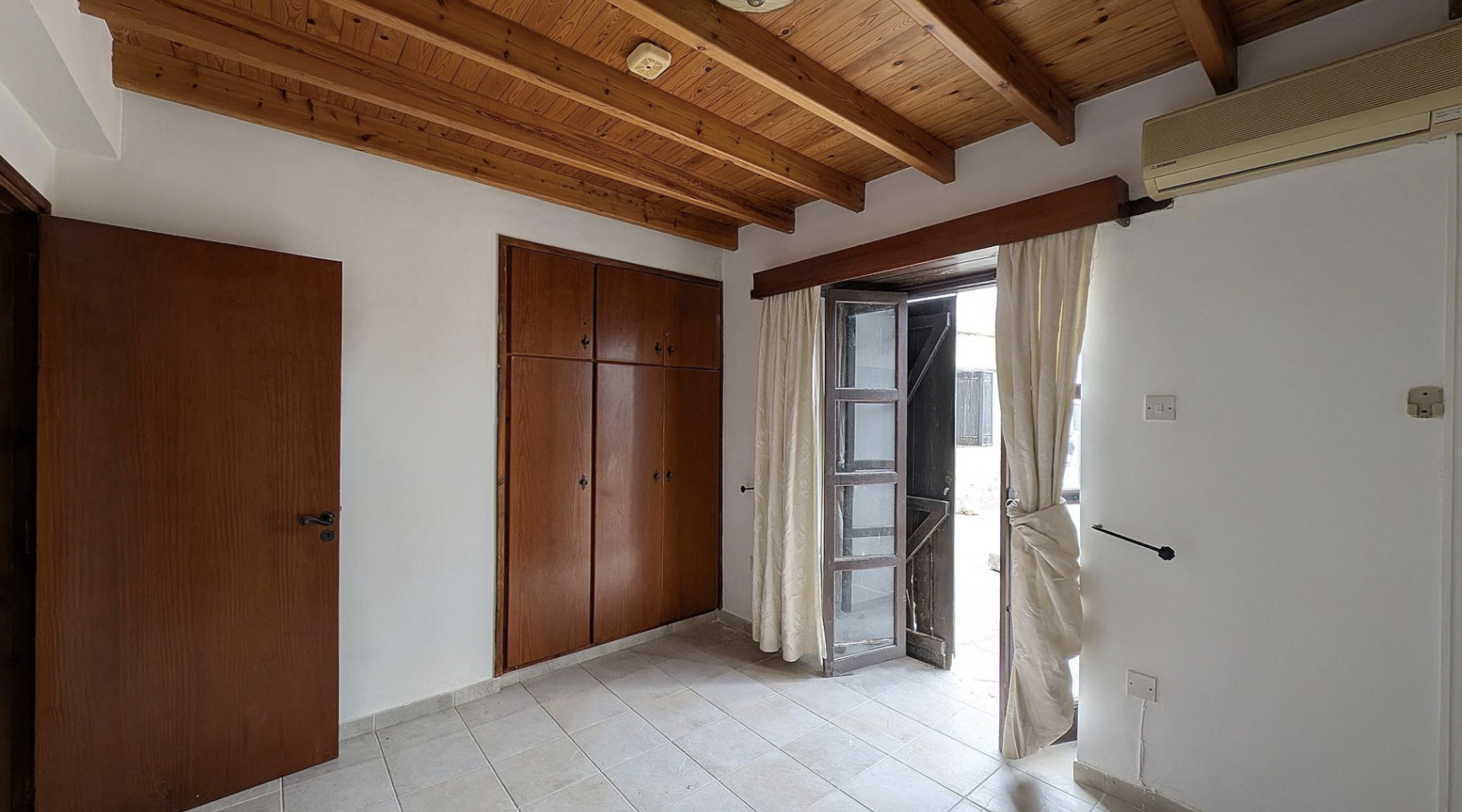 4 Bedroom House -NEO CHORIO, PAPHOS image 15