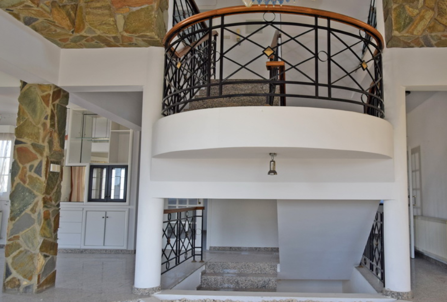 Four-Bedroom House in Egkomi, Nicosia image 2