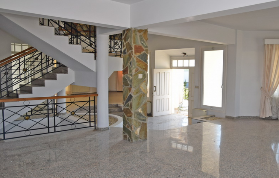 Four-Bedroom House in Egkomi, Nicosia image 4