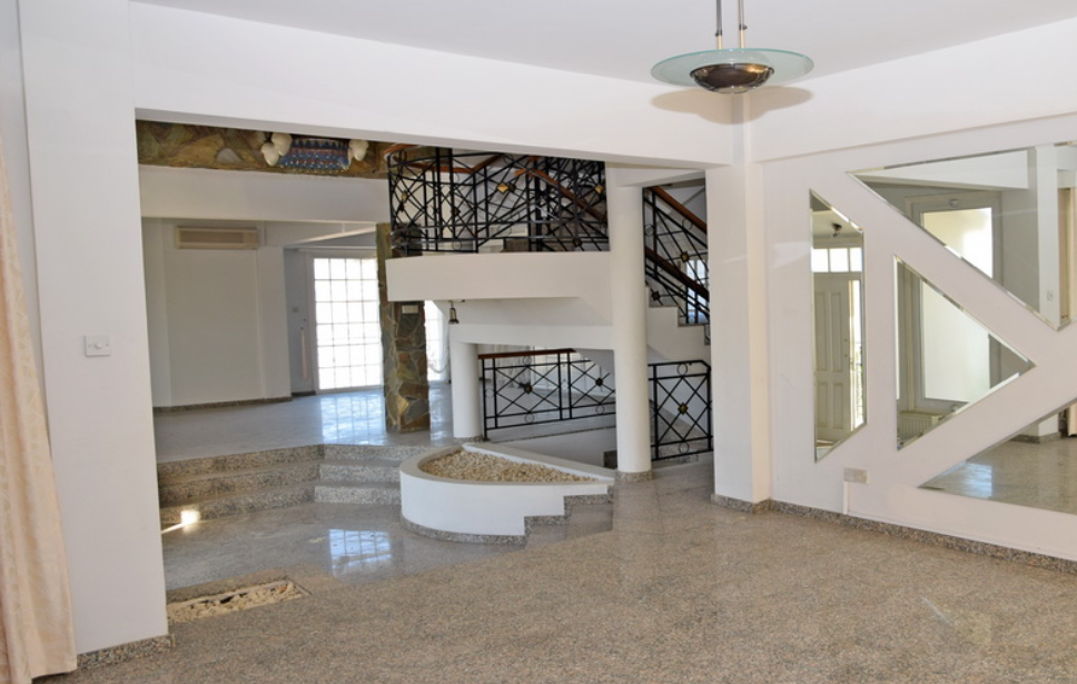 Four-Bedroom House in Egkomi, Nicosia image 6