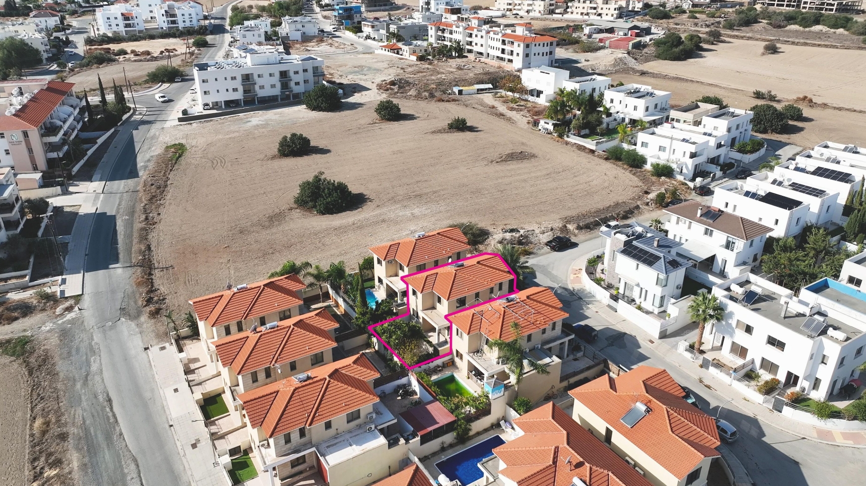 Two-Storey Detached House with Swimming Pool in Oroklini, Larnaca image 4