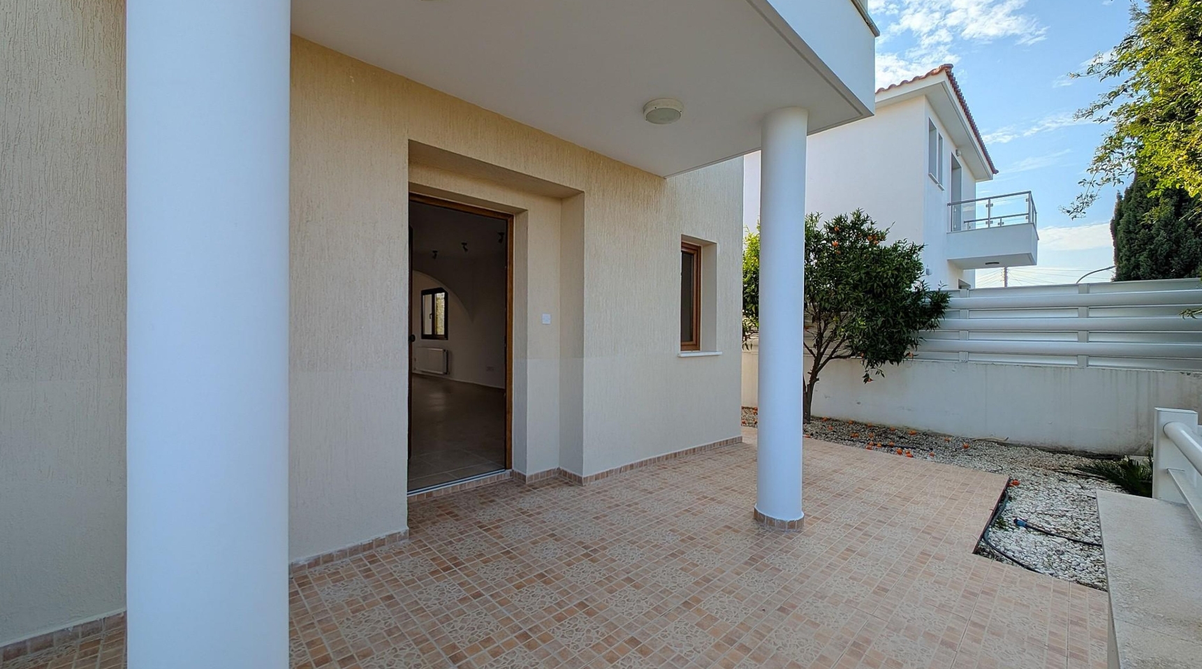 Elegant two-storey detached villa in the sought-after hillside community of Tsada, Paphos. image 5
