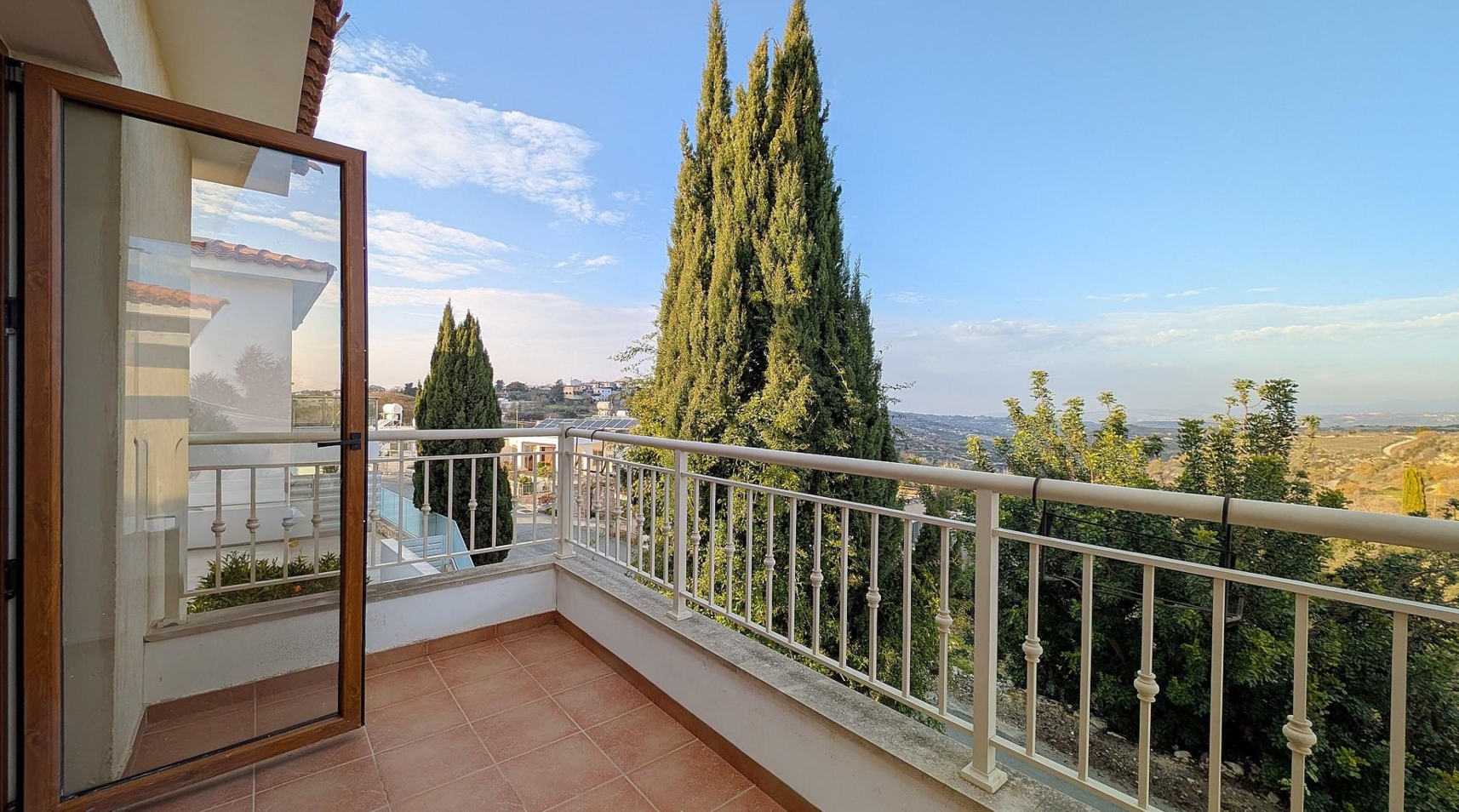 Elegant two-storey detached villa in the sought-after hillside community of Tsada, Paphos. image 8