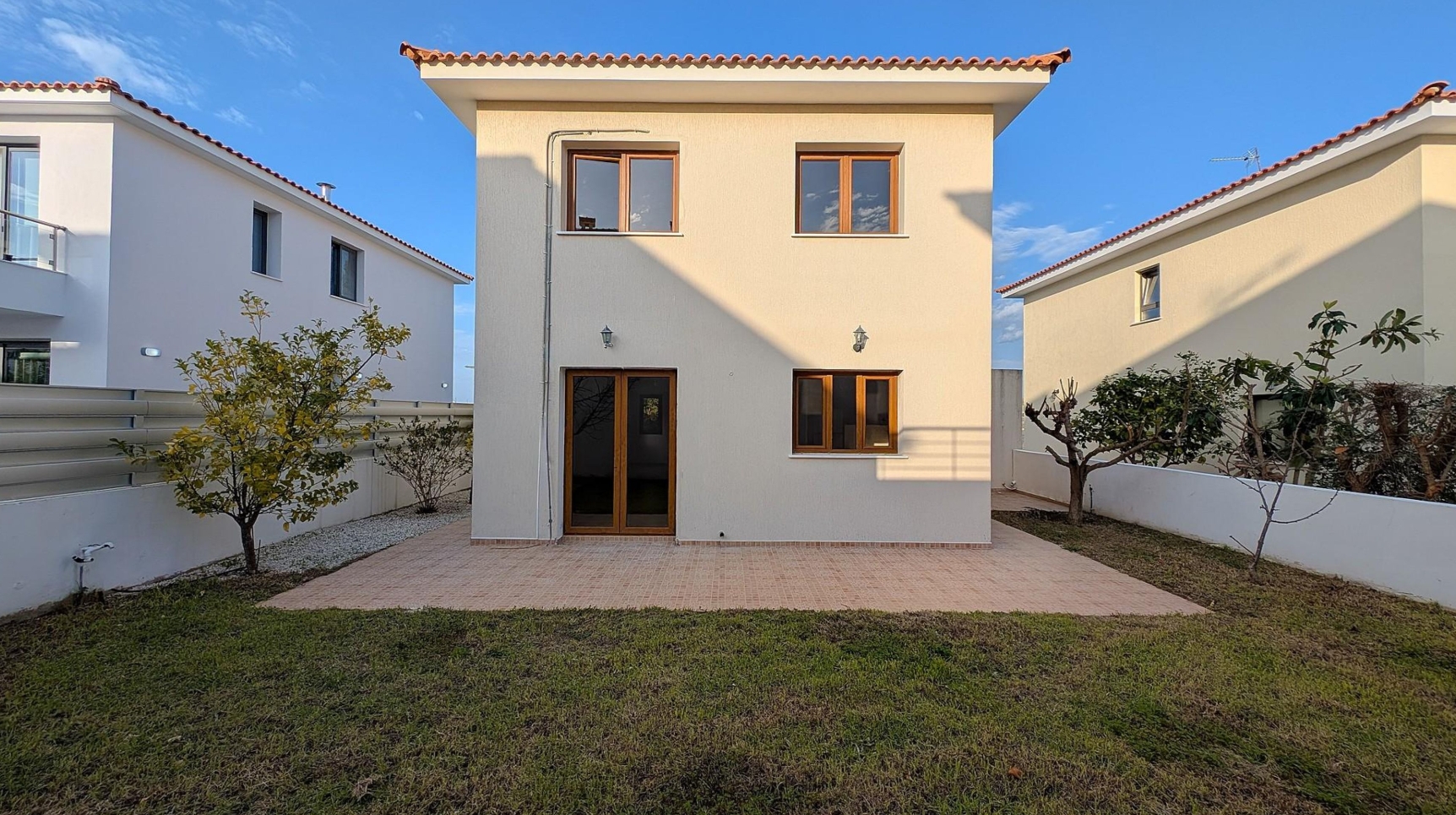 Elegant two-storey detached villa in the sought-after hillside community of Tsada, Paphos. image 10
