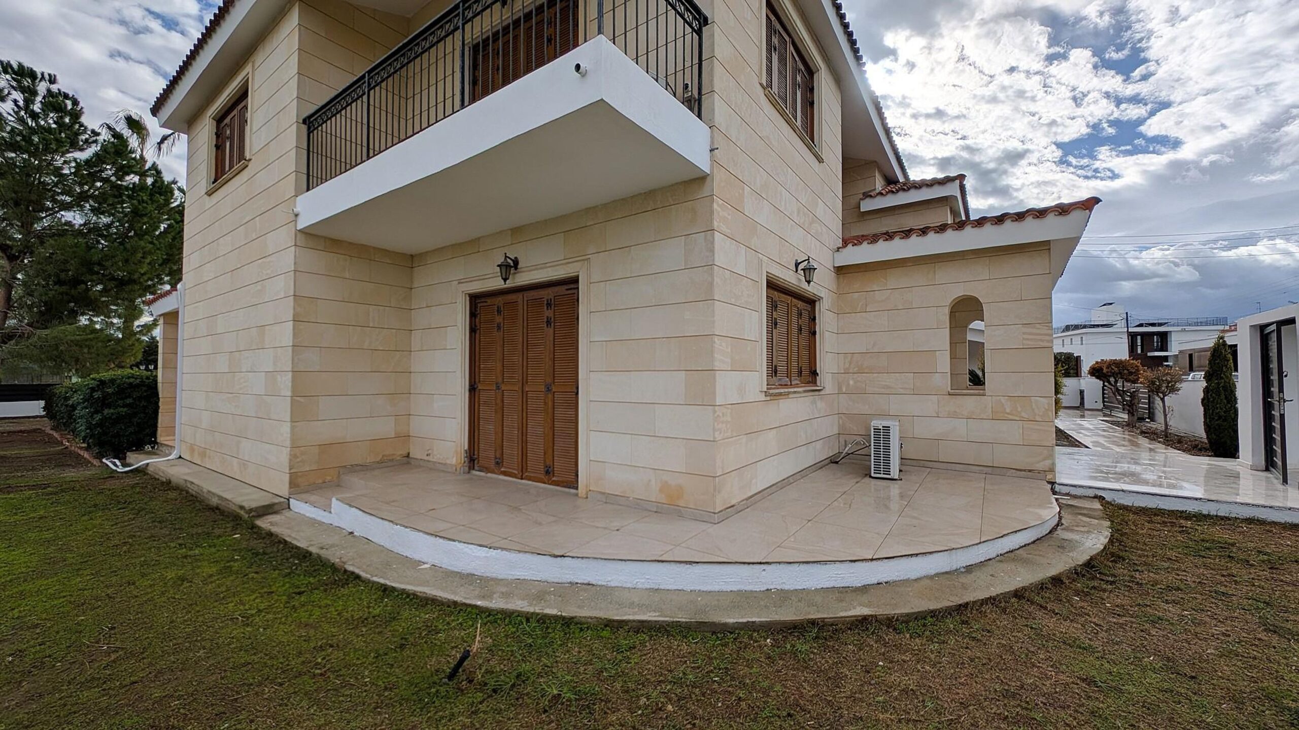 Luxury Two-Storey Mansion - Latsia (Agios Georgios), Nicosia image 40