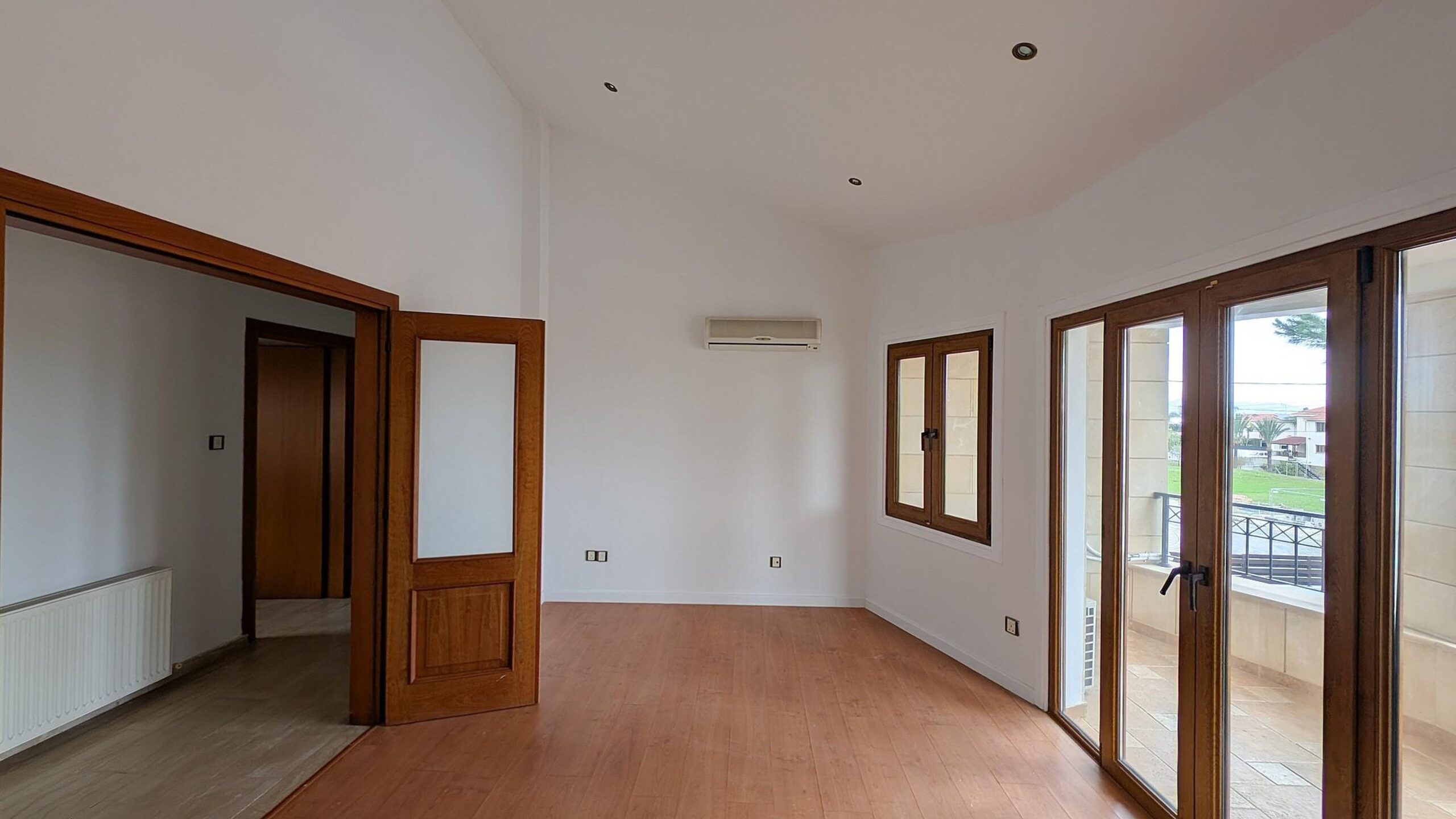 Luxury Two-Storey Mansion - Latsia (Agios Georgios), Nicosia image 33