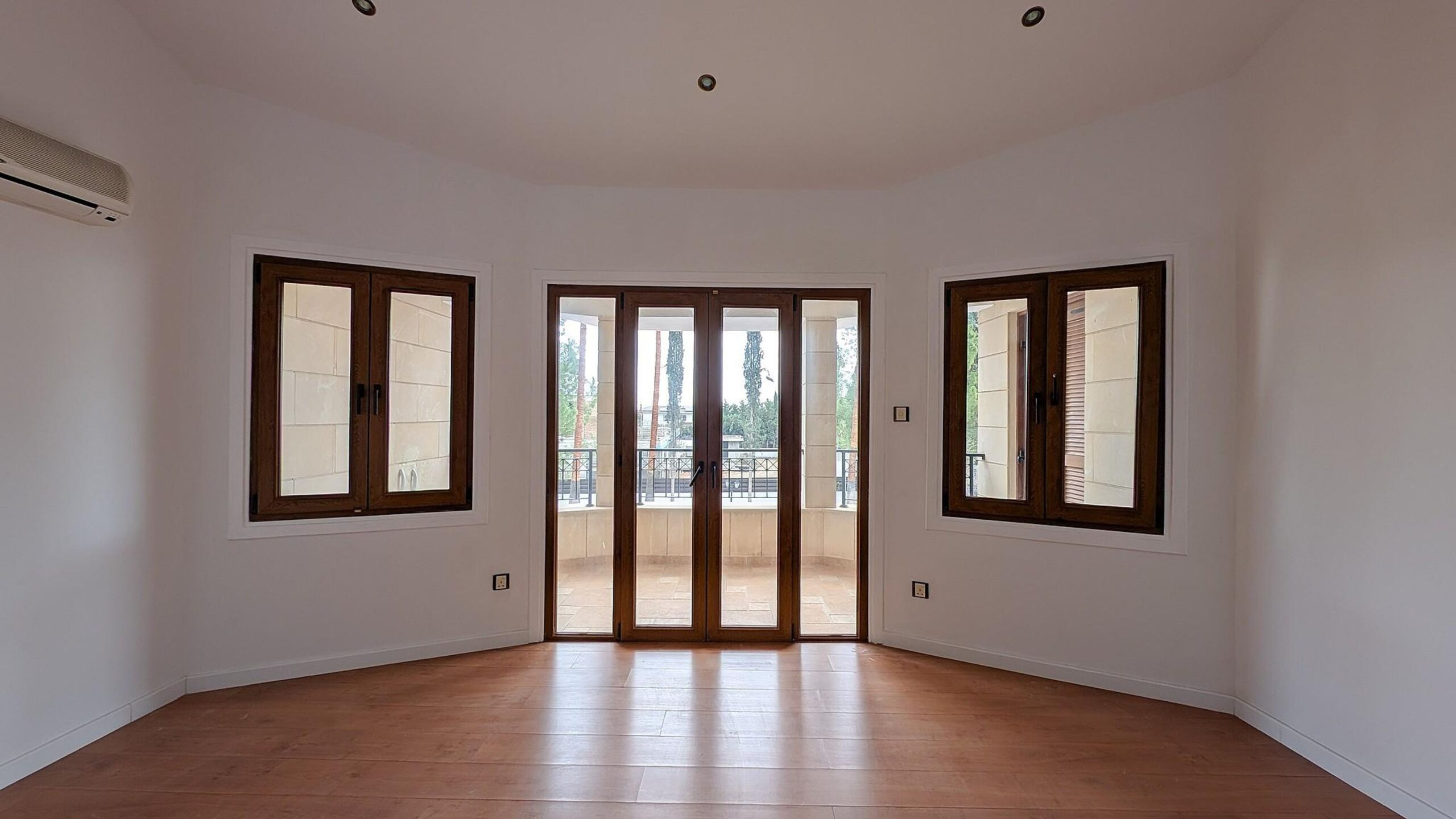 Luxury Two-Storey Mansion - Latsia (Agios Georgios), Nicosia image 5