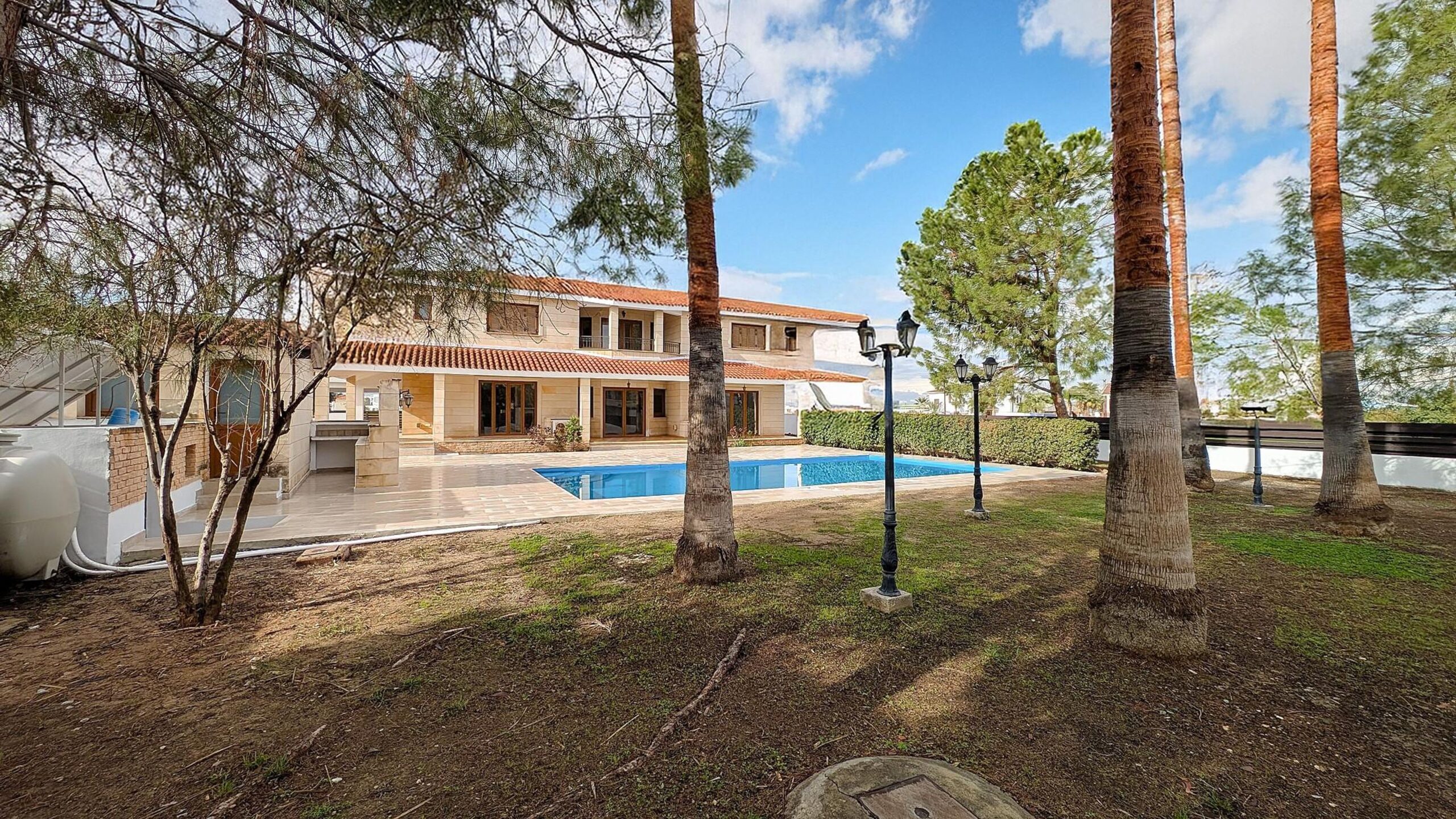 Luxury Two-Storey Mansion - Latsia (Agios Georgios), Nicosia image 23