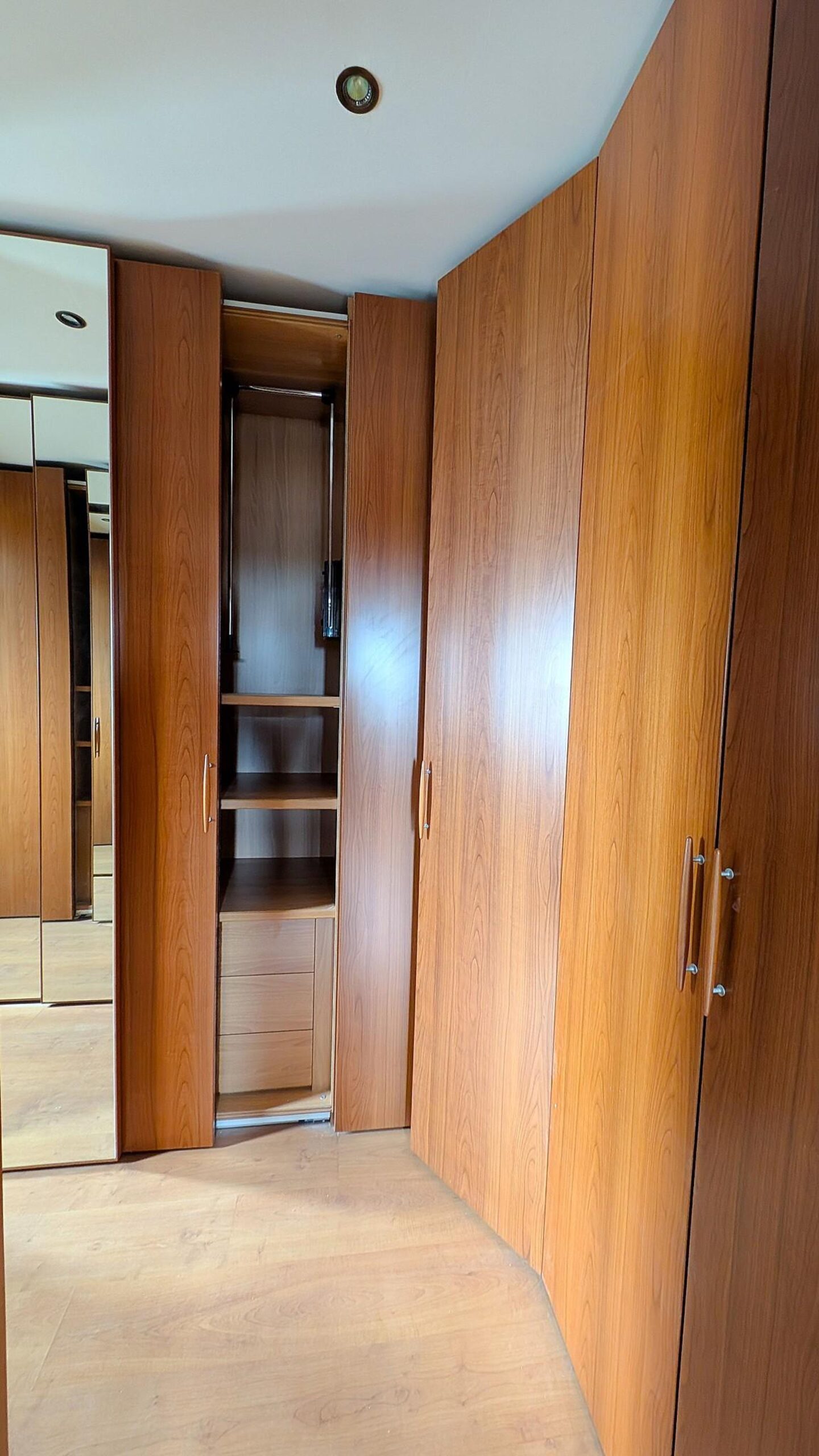 Luxury Two-Storey Mansion - Latsia (Agios Georgios), Nicosia image 15