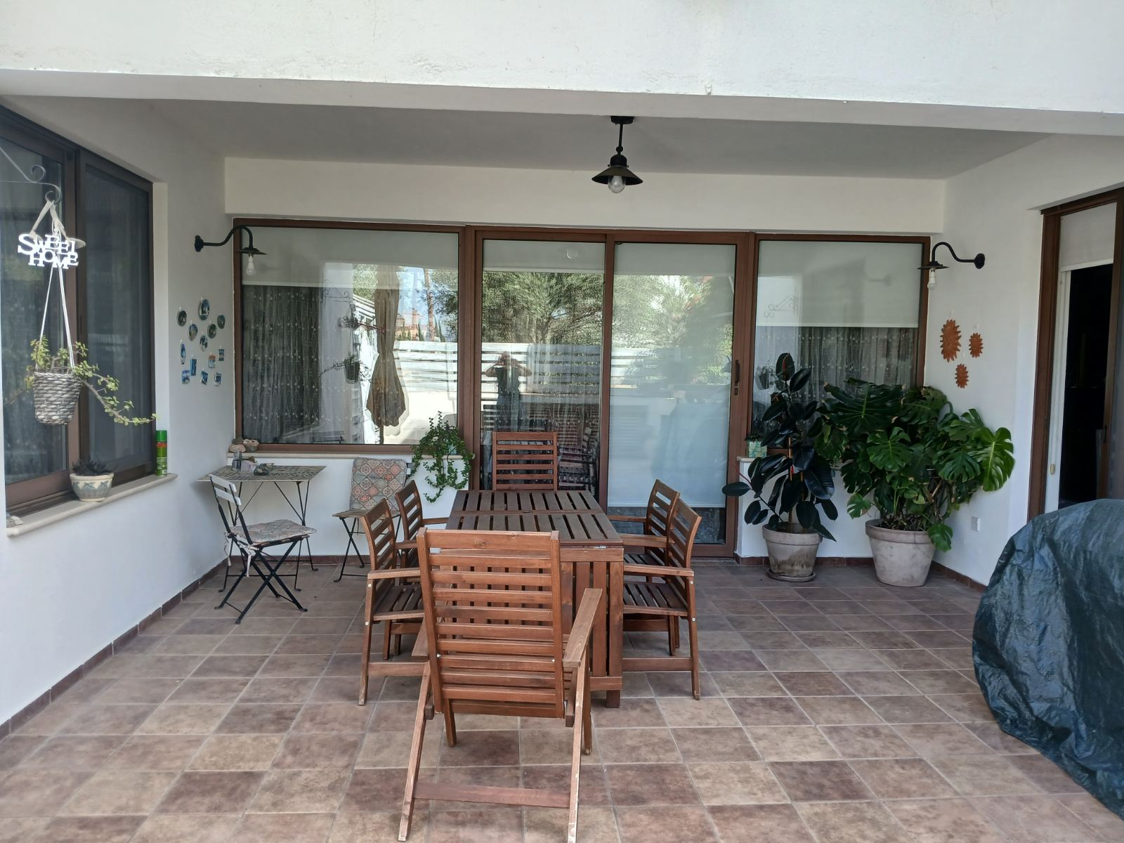 Spacious 4-Bedroom House with Attic image 18