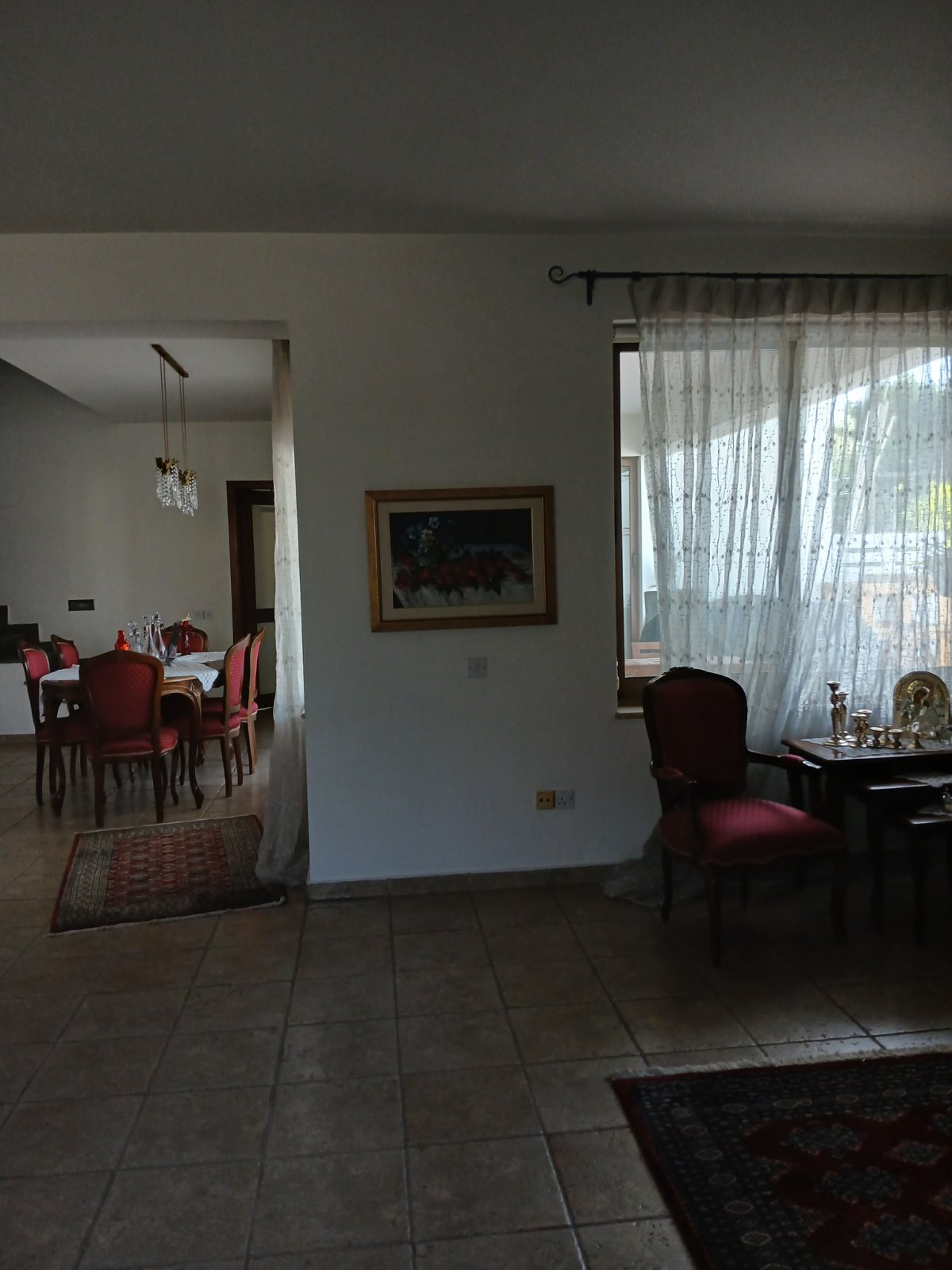 Spacious 4-Bedroom House with Attic image 15