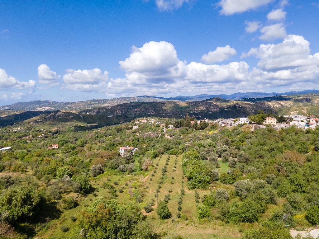 Οικιστικό Χωράφι στη Γιόλου, Πάφος image 4