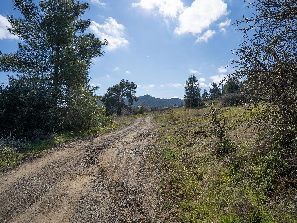 Residential Field for Sale – Klirou, Nicosia image 3