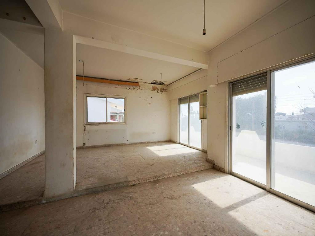 Upper Floor House (1/4 Share) for Sale in Kaimakli, Nicosia image 4