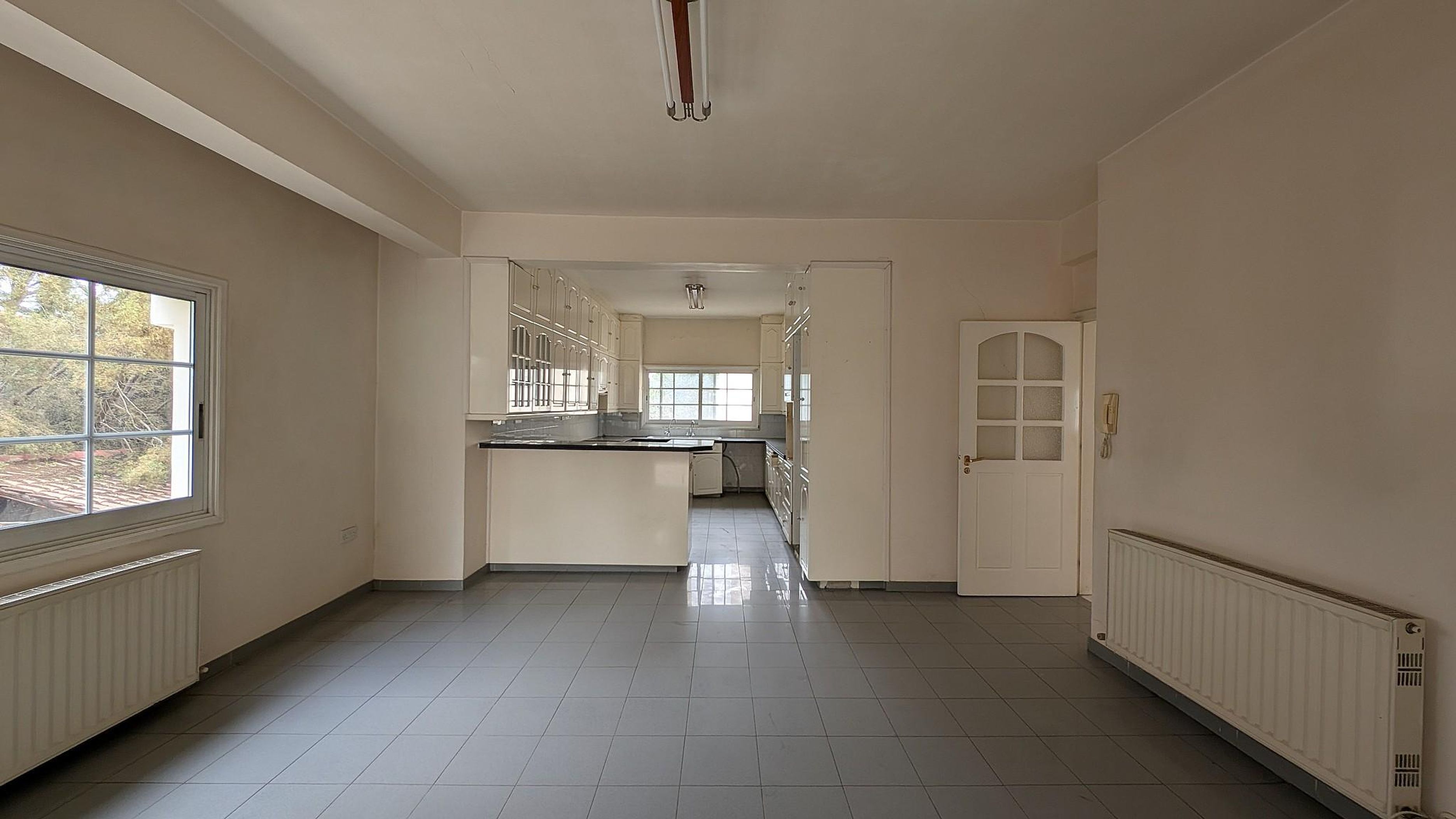 4-Bedroom Detached Villa with Pool & Loft in Egkomi, Nicosia image 6