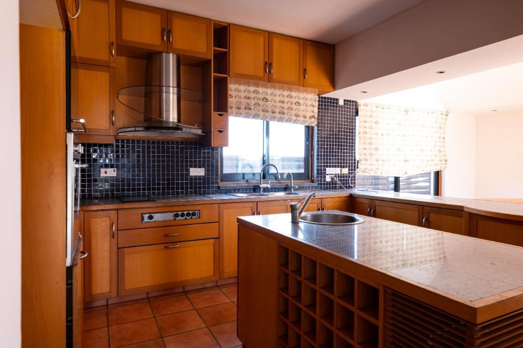 4 bedroom house in Agios Vasileios, Strovolos, Nicosia image 16