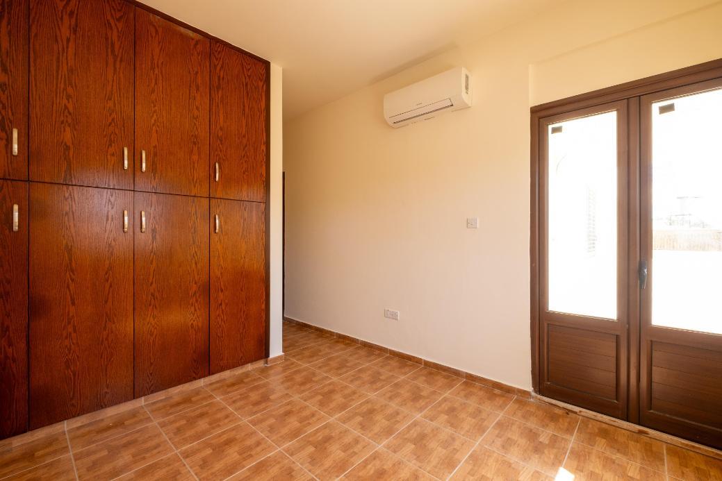 3 bedroom house in Agios Theodoros, Larnaca image 10