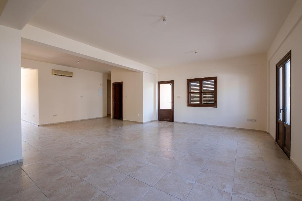 3 bedroom house in Agios Theodoros, Larnaca image 8