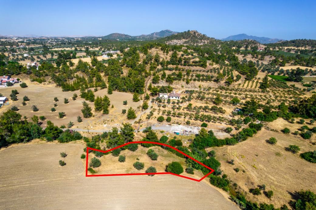 Residential field 1688 sq.m.-Lythrodontas, Nicosia image 2