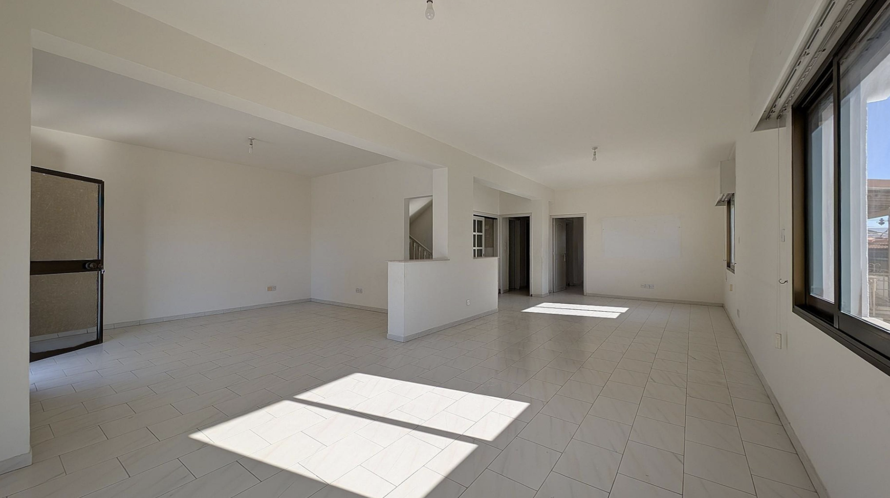 Detached-Home in Prime Agios Athanasios, Limassol image 9