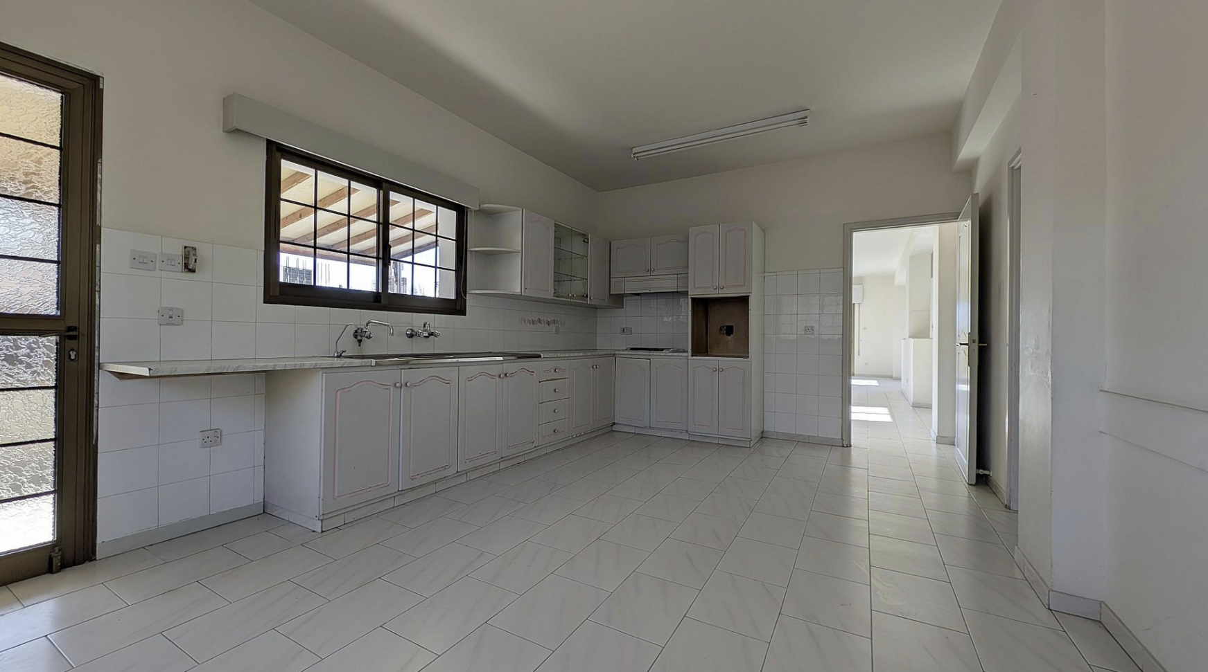 Detached-Home in Prime Agios Athanasios, Limassol image 14