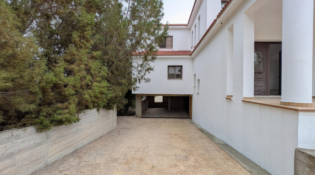 3-Bedroom Detached House with Attic in Ergates, Nicosia image 5