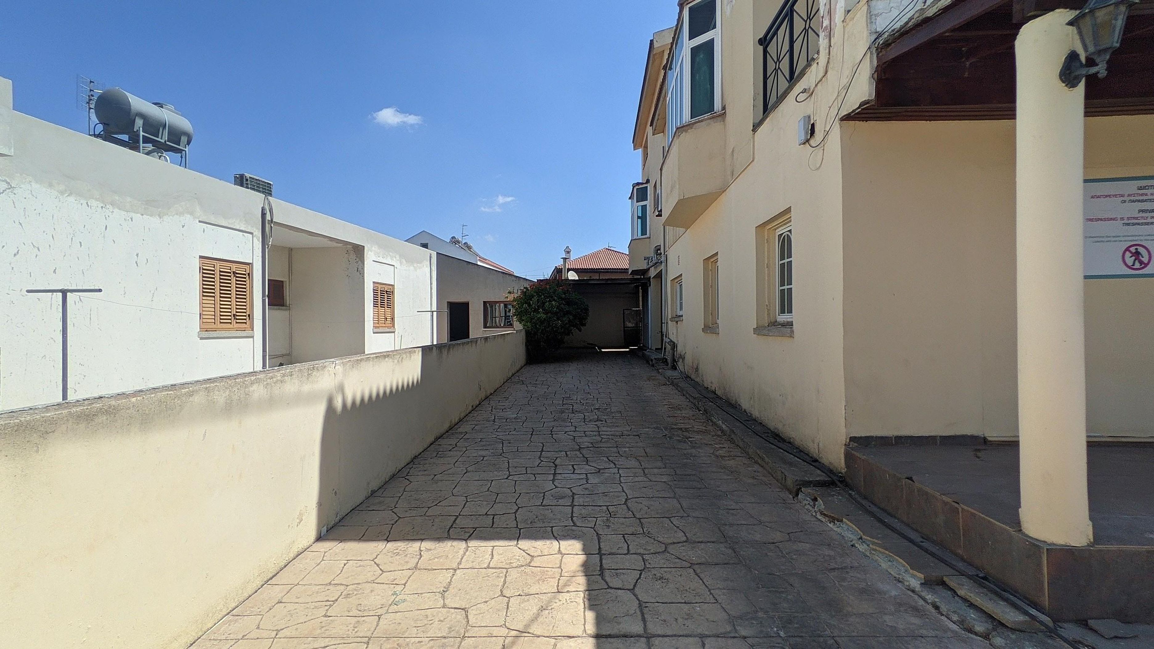 House-Kokkinotrimithia, Nicosia image 4