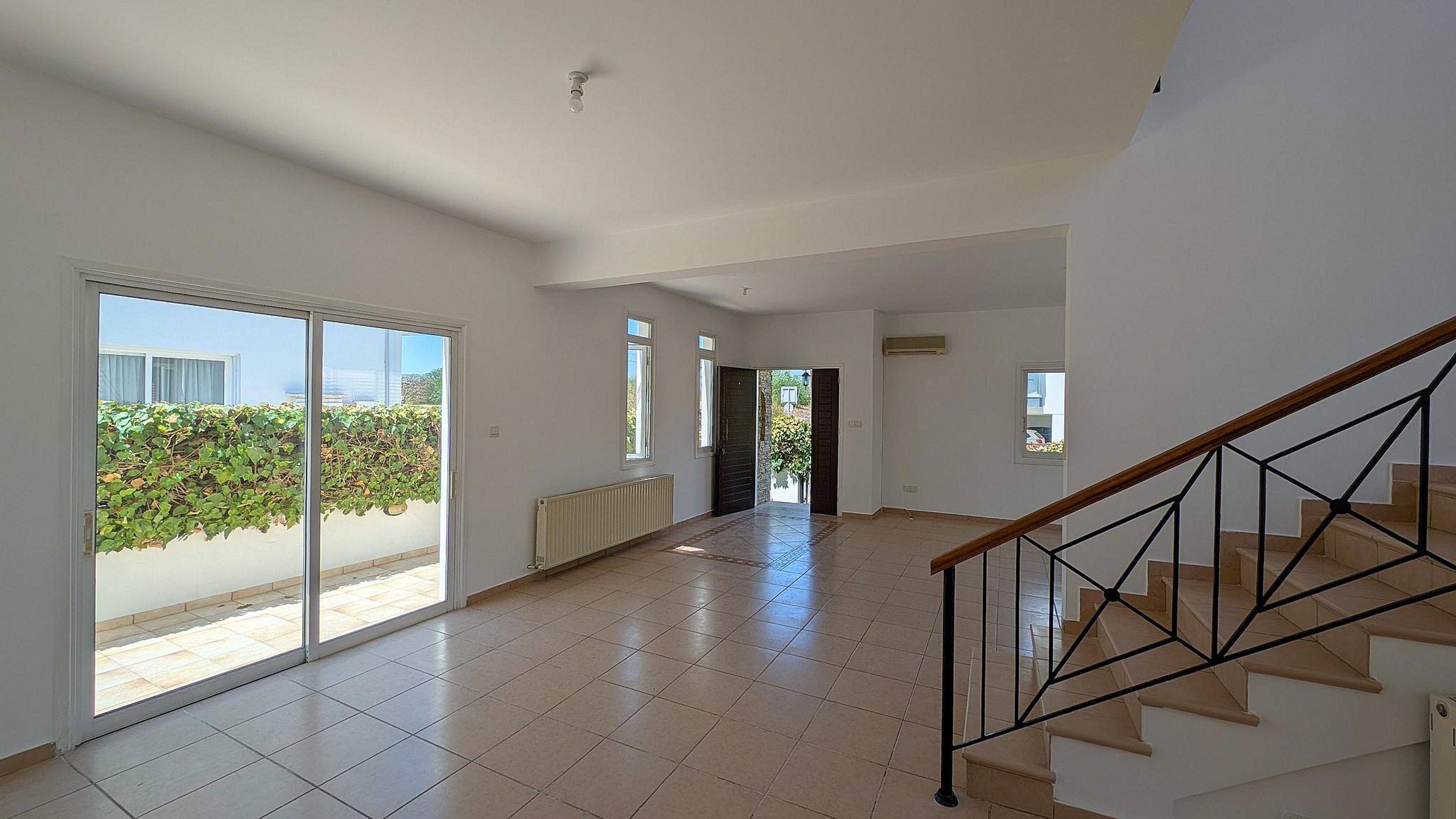 Detached Two-Storey House with Basement for Sale in Makedonitissa, Engomi image 4