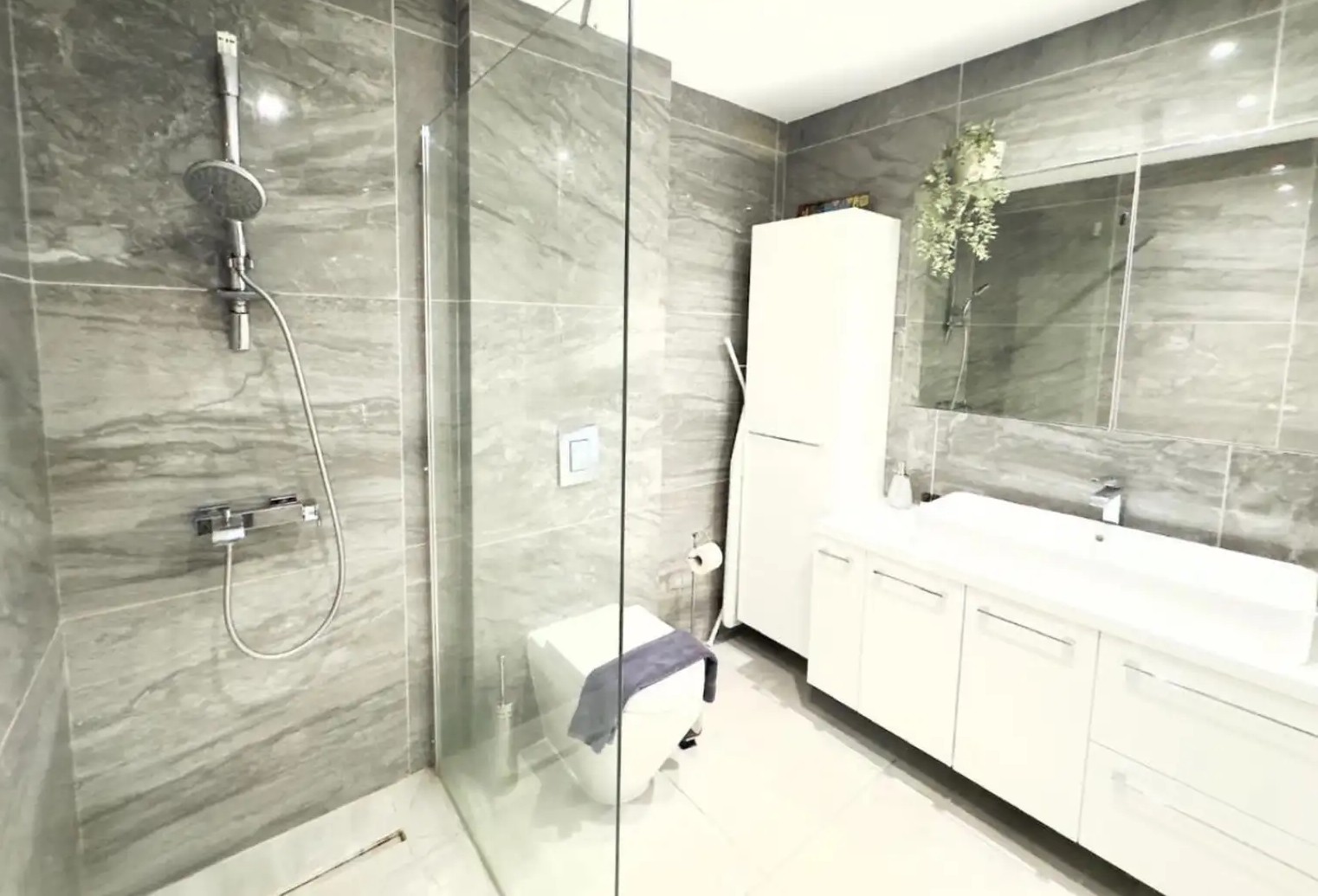 3 bedroom apartment for sale image 7