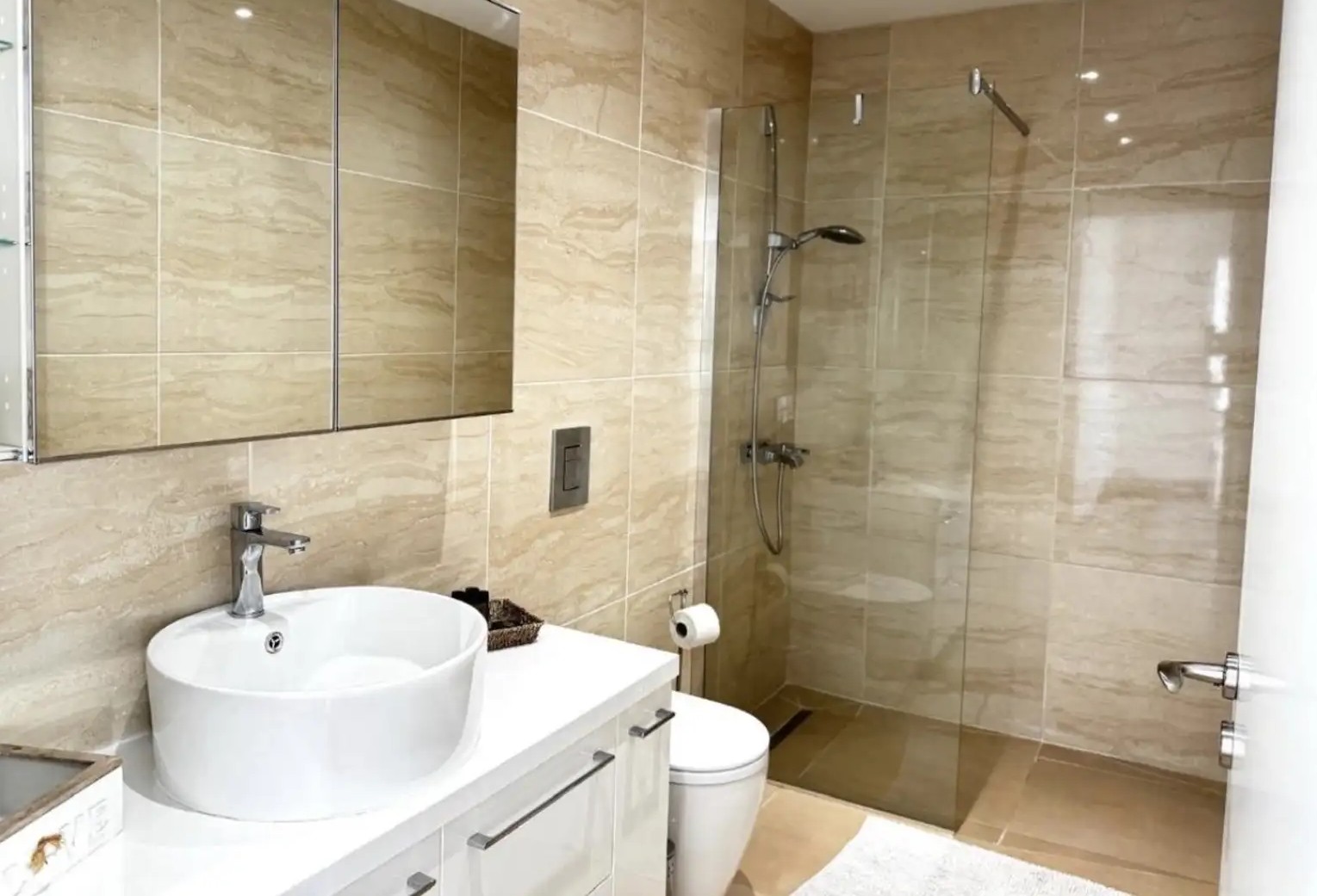 3 bedroom apartment for sale image 9