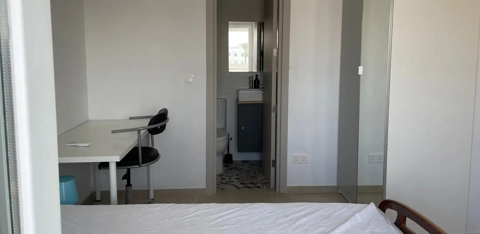 2-bedroom apartment to rent image 11