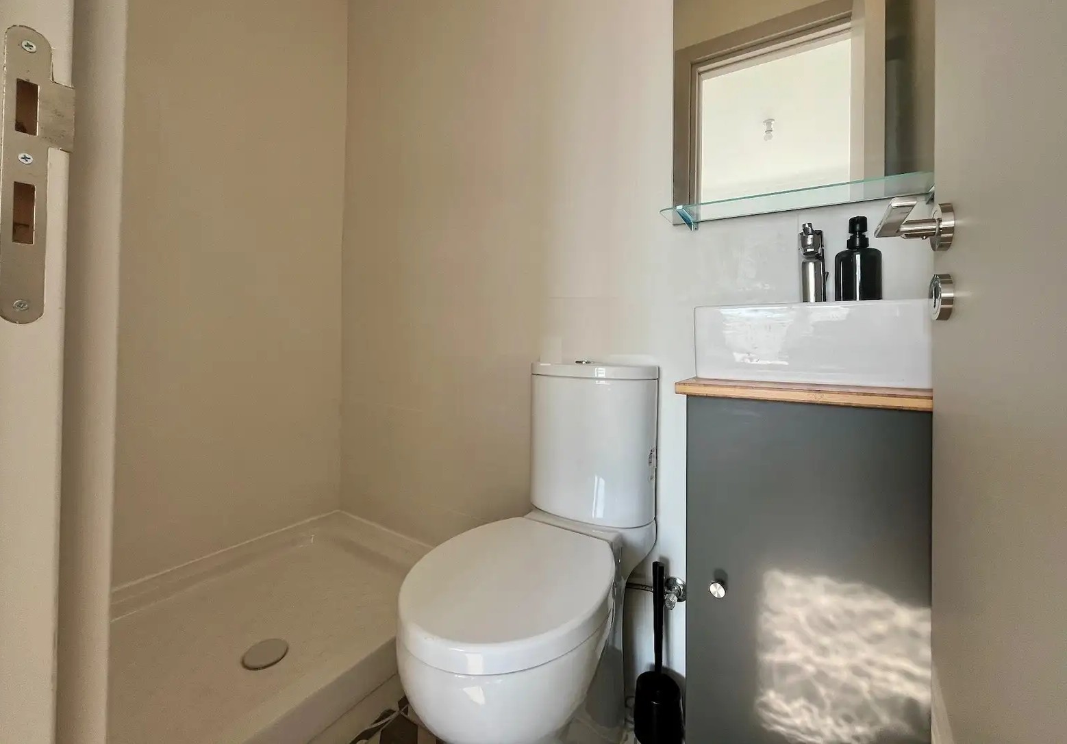 2-bedroom apartment to rent image 13