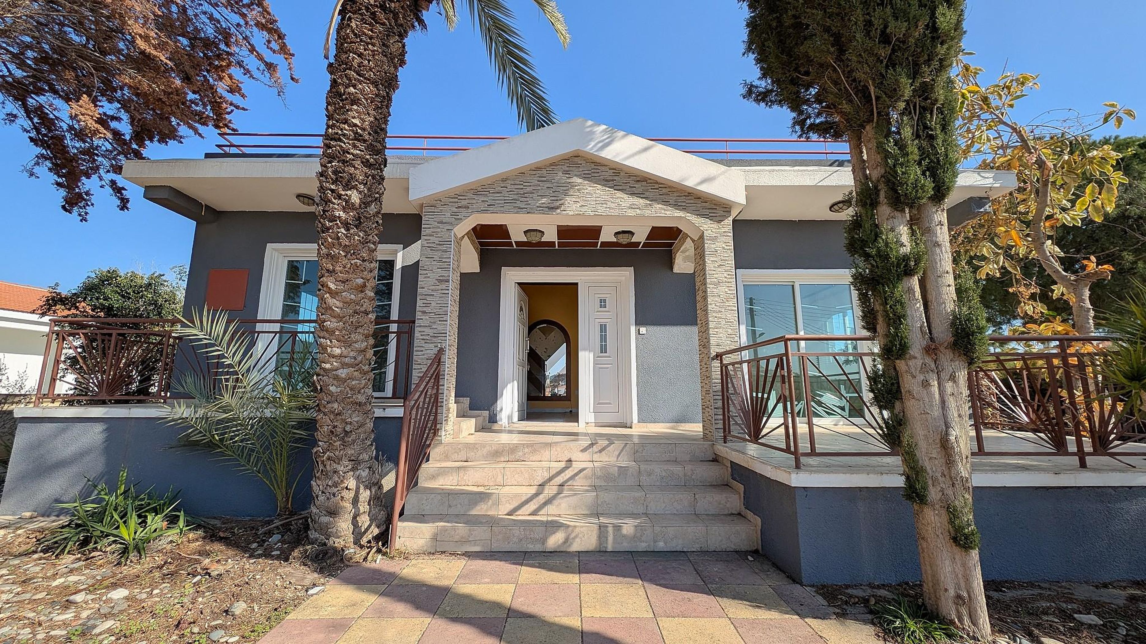 Detached Semi-Raised House in Alethriko image 7