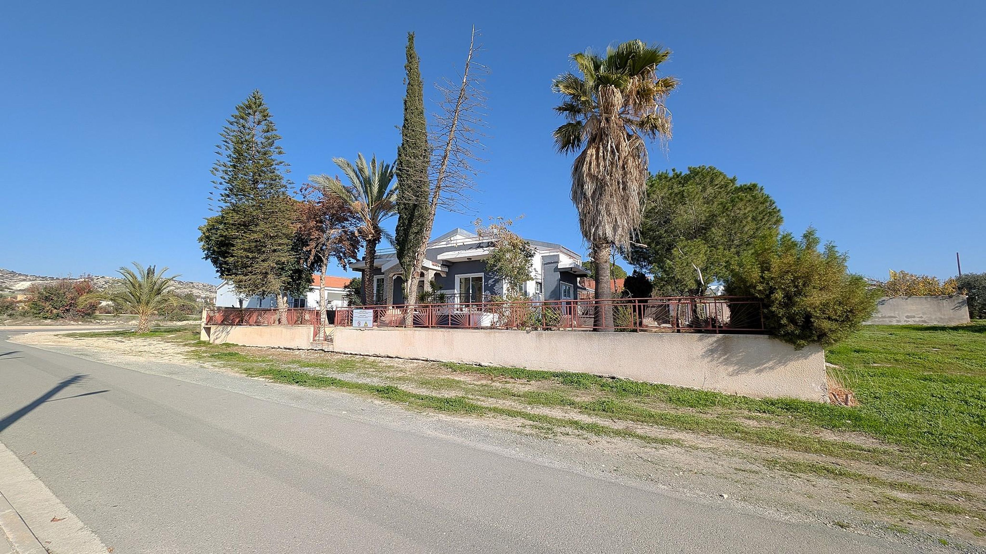 Detached Semi-Raised House in Alethriko image 11