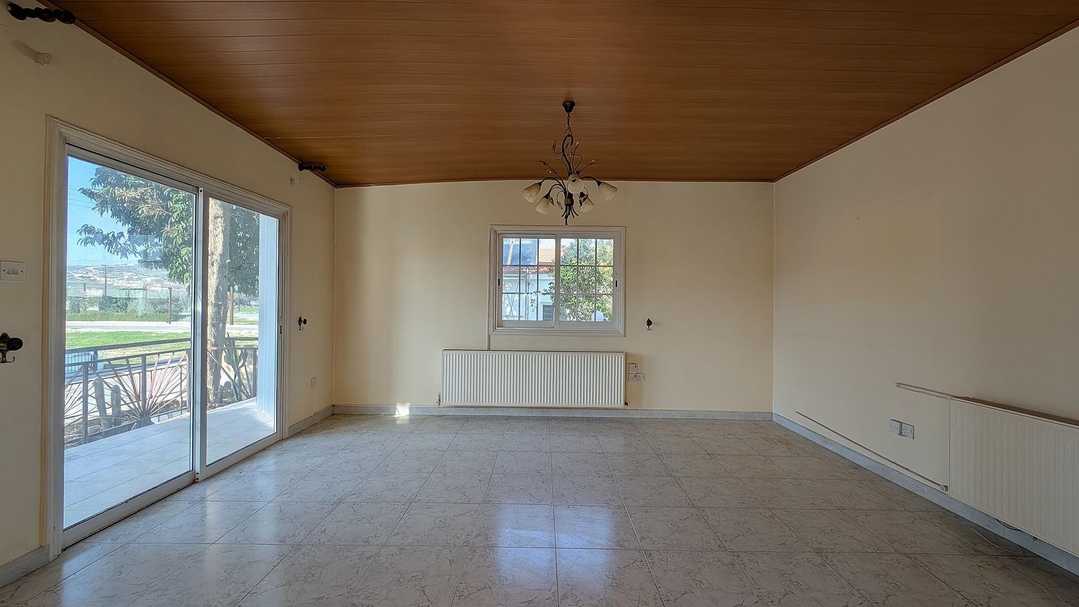 Detached Semi-Raised House in Alethriko image 14