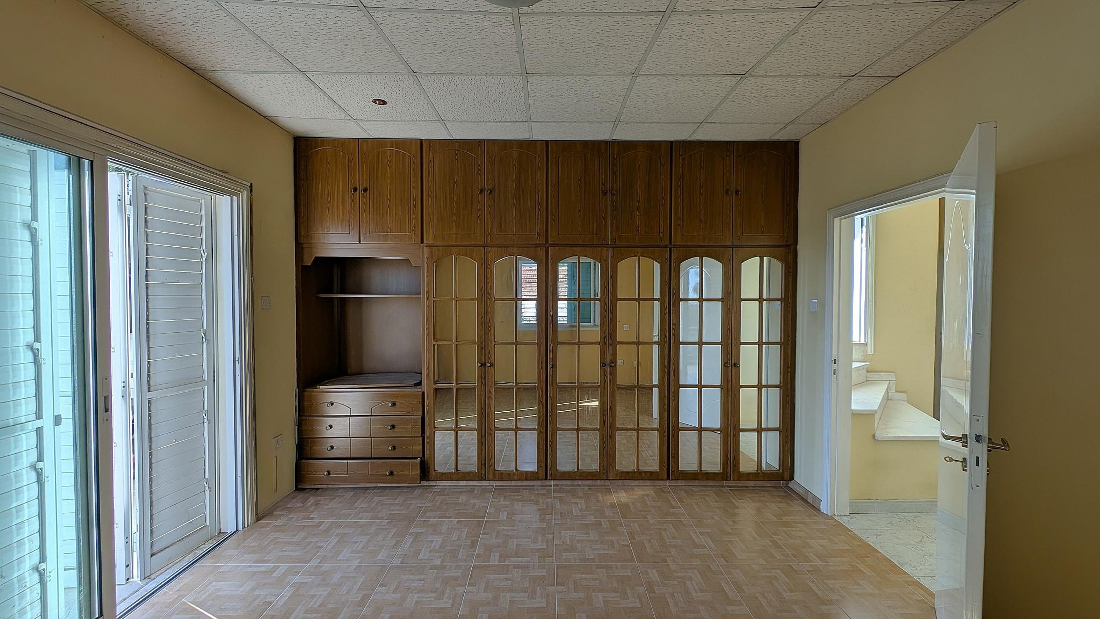 Detached Semi-Raised House in Alethriko image 16