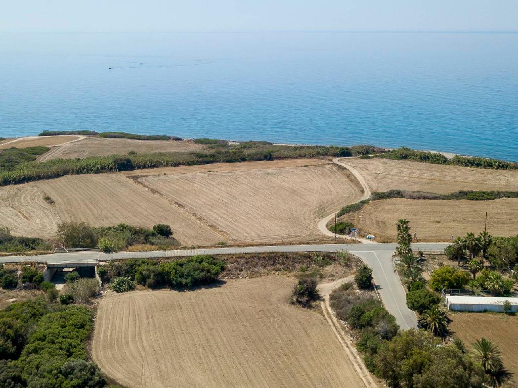 Touristic Field - Maroni, Larnaca image 2