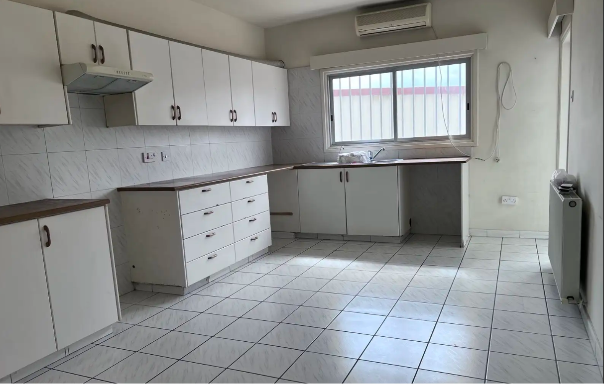 Three Bedroom Apartment-Strovolos, Nicosia image 4