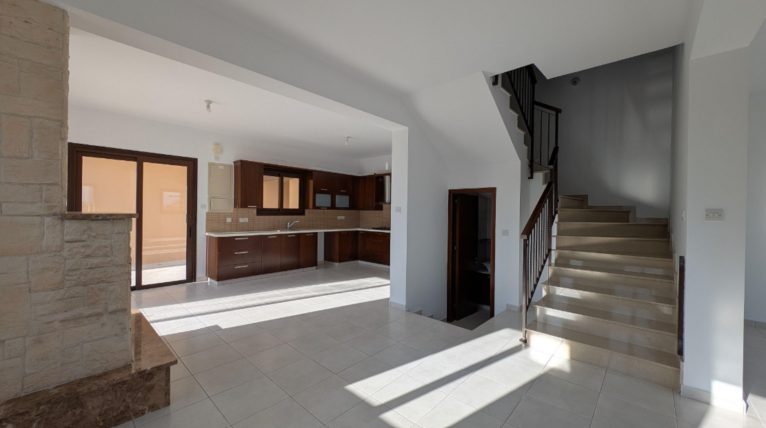 3 bedroom two-story house - Psimolofou, Nicosia image 5