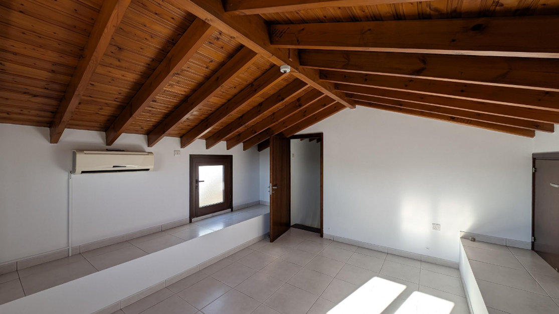 3 bedroom two-story house - Psimolofou, Nicosia image 13