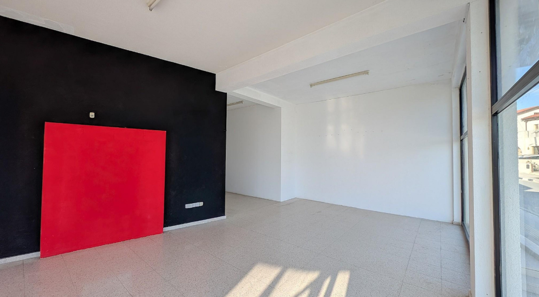 Building with Two Shops - Anafotida, Larnaca