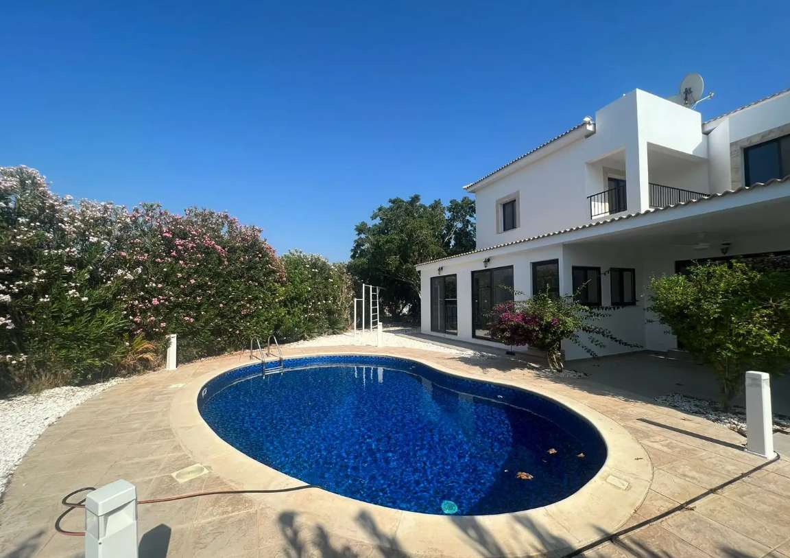 Five bedroom villa for sale