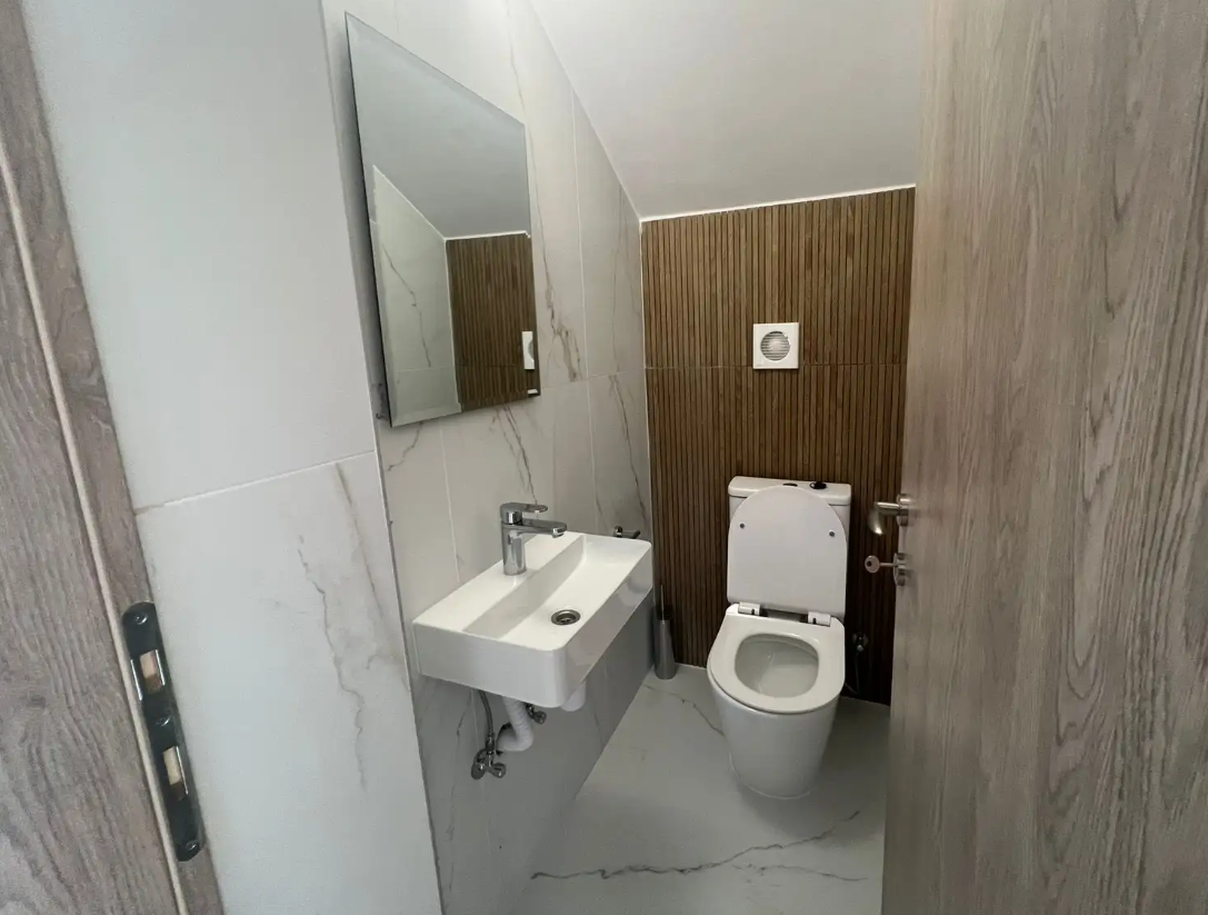 Five bedroom villa for sale image 7