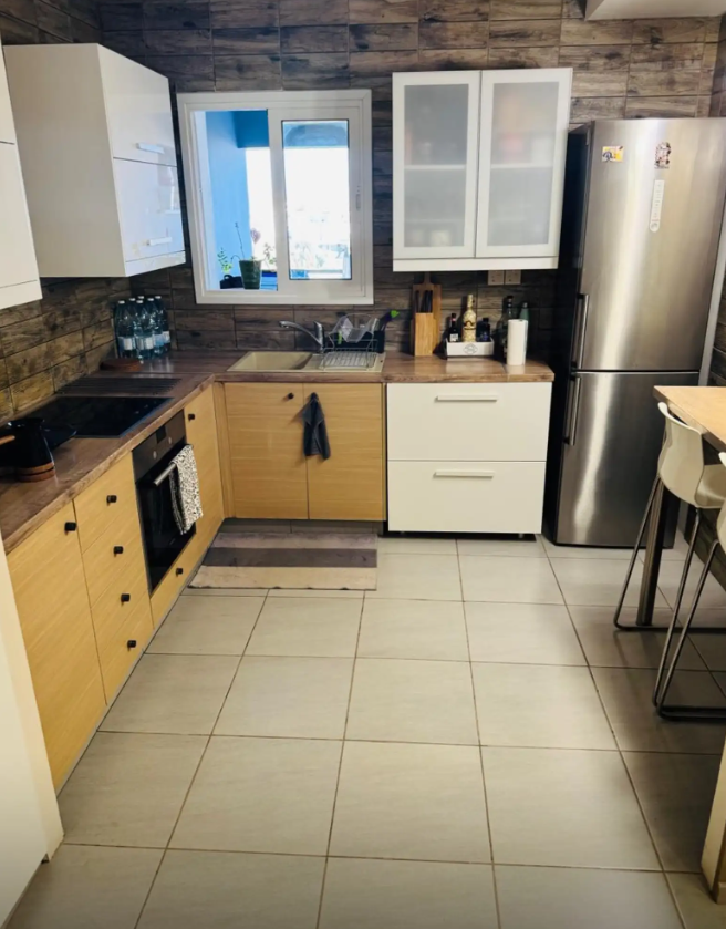 Three-bedroom apartment for sale image 6