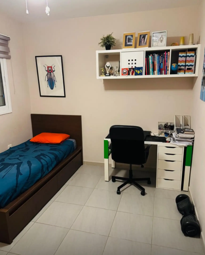 Three-bedroom apartment for sale image 7