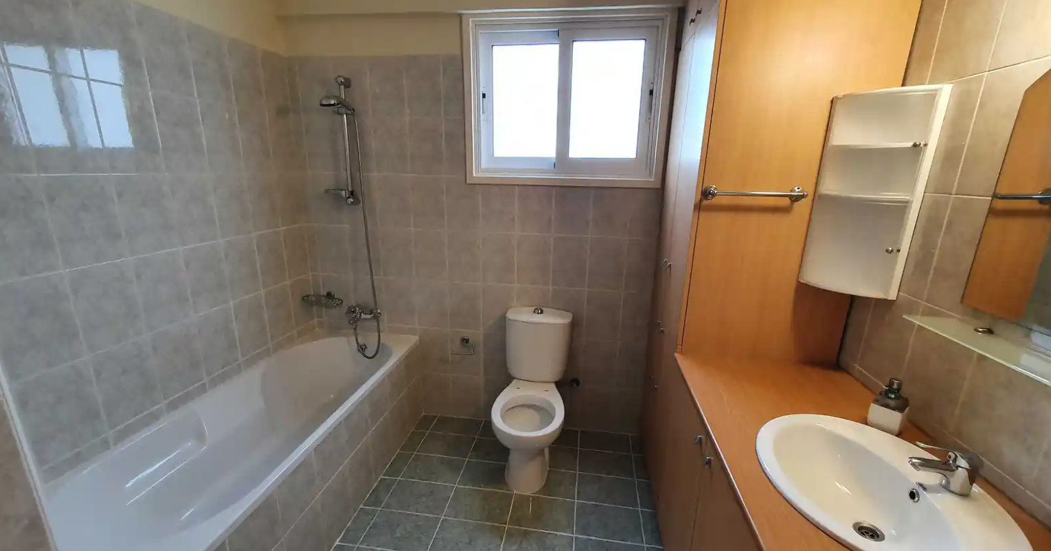 One-bedroom apartment for sale image 4