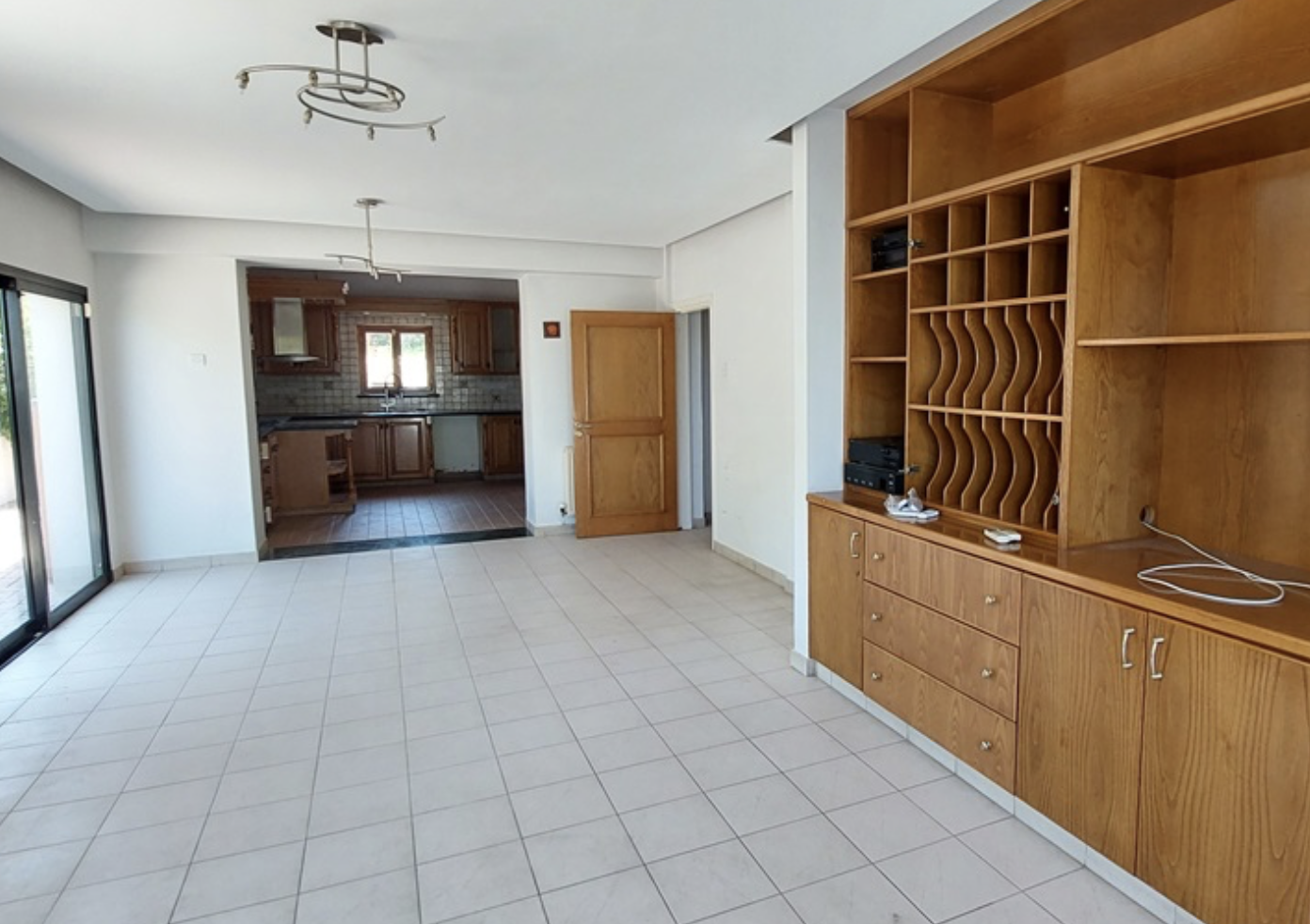 Five Bedroom House - Geroskipou, Paphos image 9