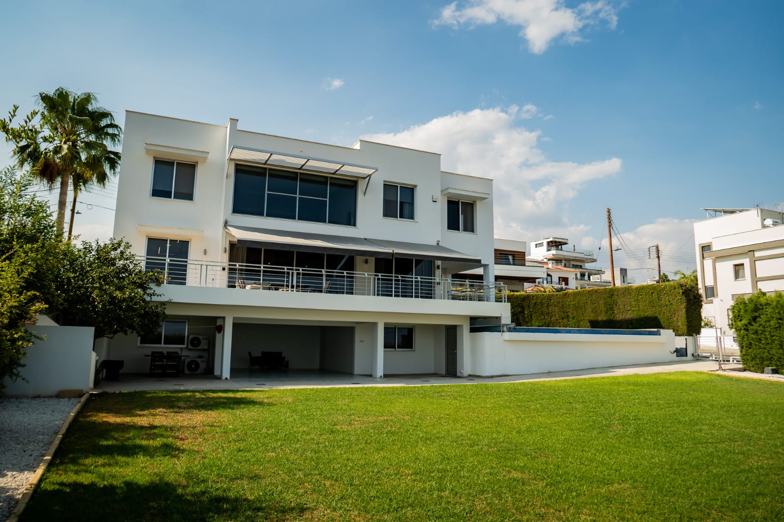 Luxury Three-Level Villa for Rent/Sale in Limassol image 2