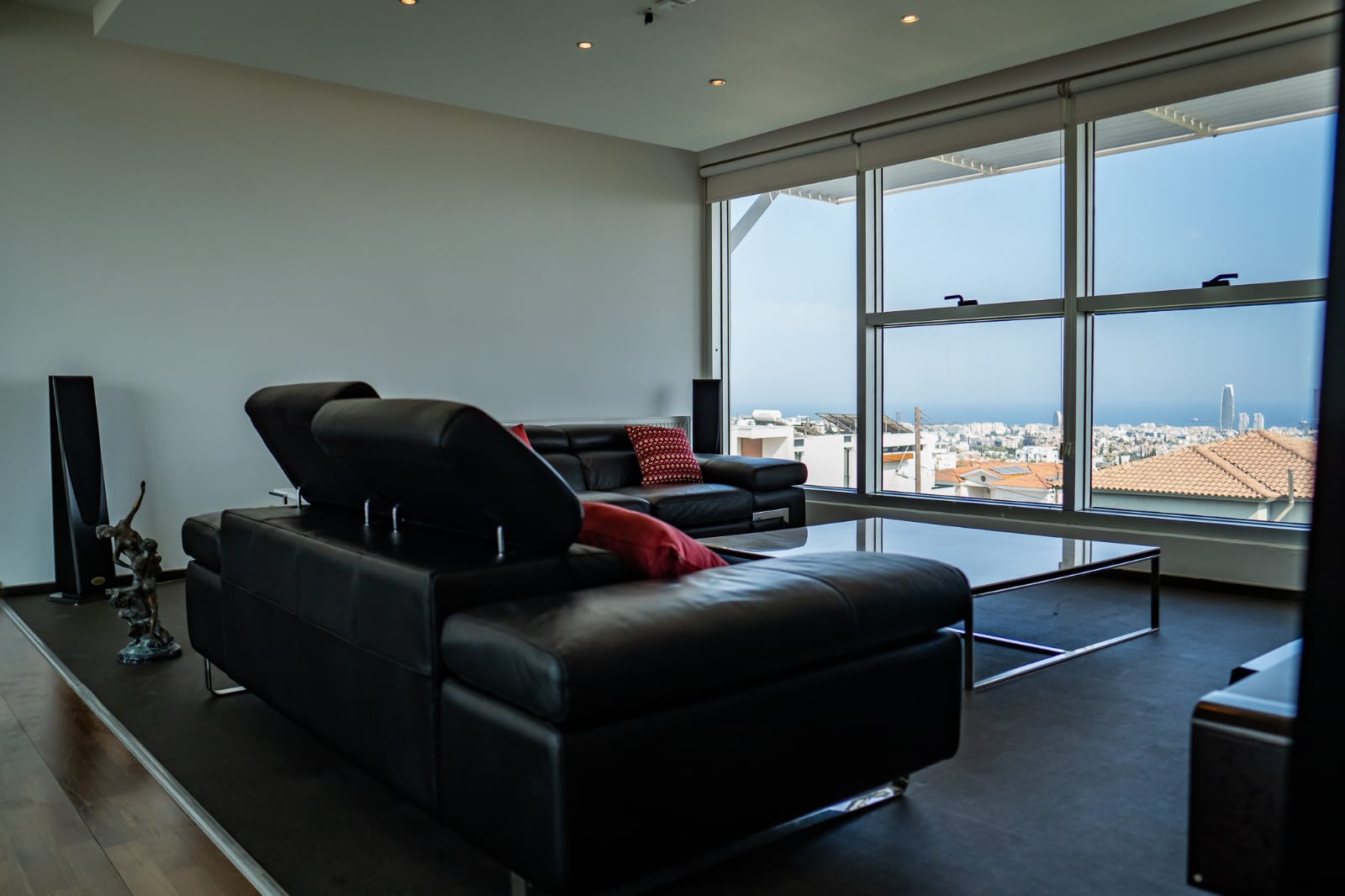 Luxury Three-Level Villa for Rent/Sale in Limassol image 6